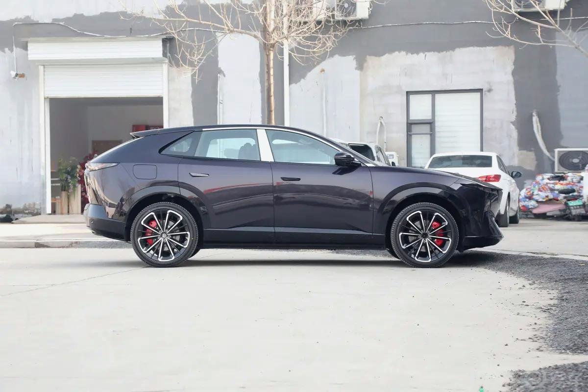 Mazda Neuer CX-6e - BlauAutonom